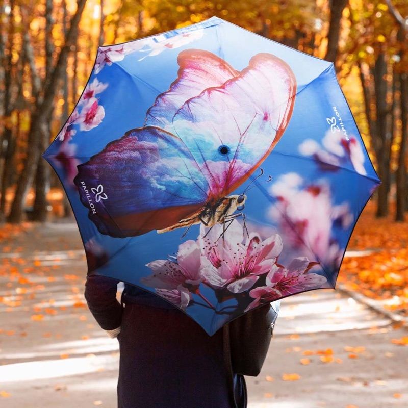 Parapluie imprimé intégralement d'un visuel papillon